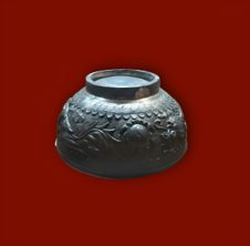 Bát bạc chạm khắc