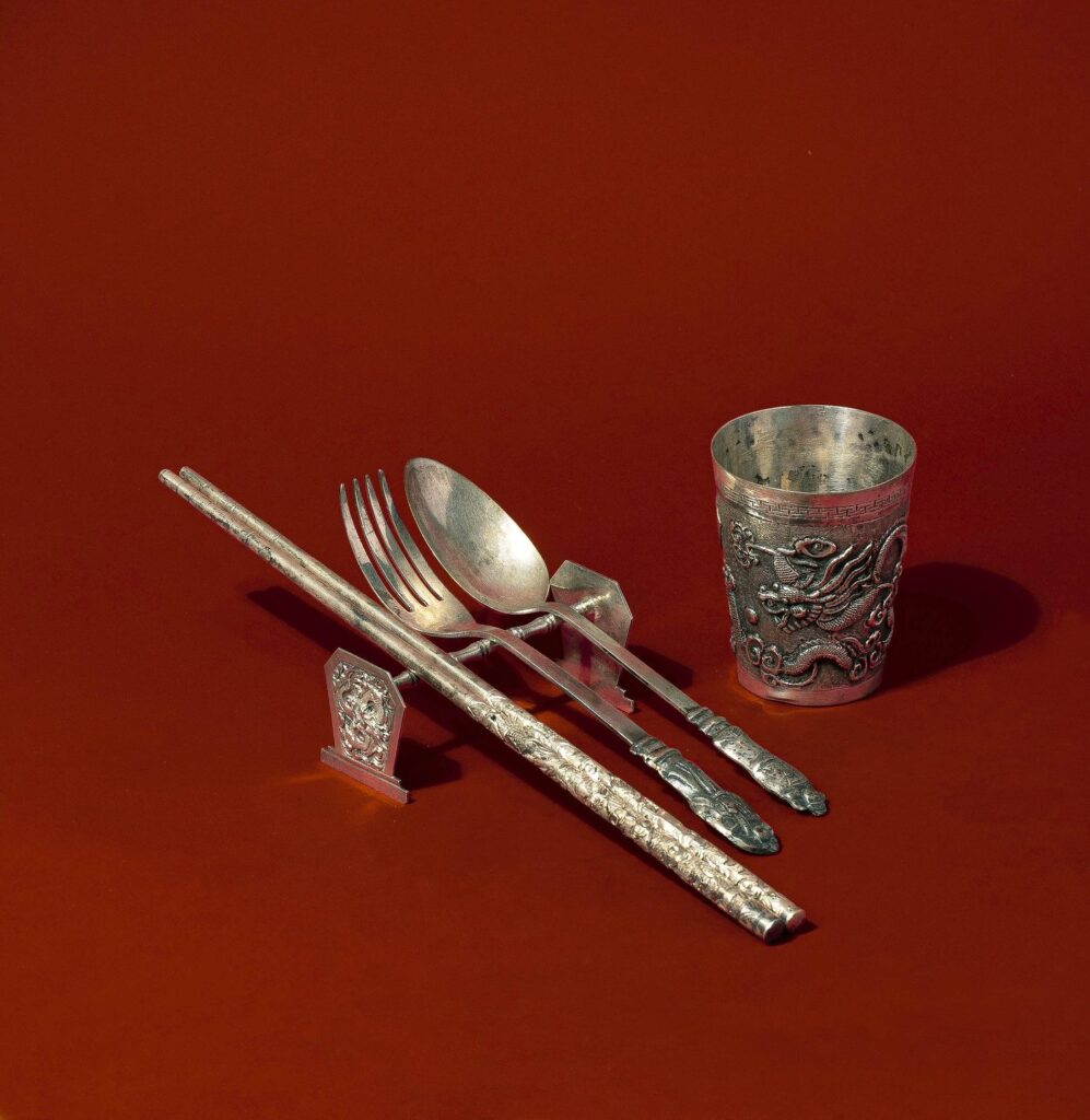 Bộ đồ ăn bạc Long Phụng